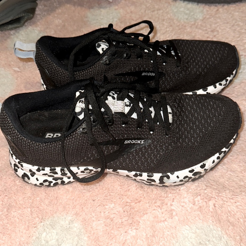 Revel 4 animal print shoes